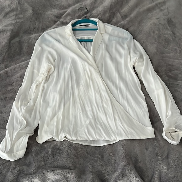 Rw&co size small blouse, adjustable sleeve length - Picture 3 of 5